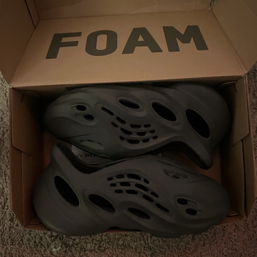 Black Foam runners